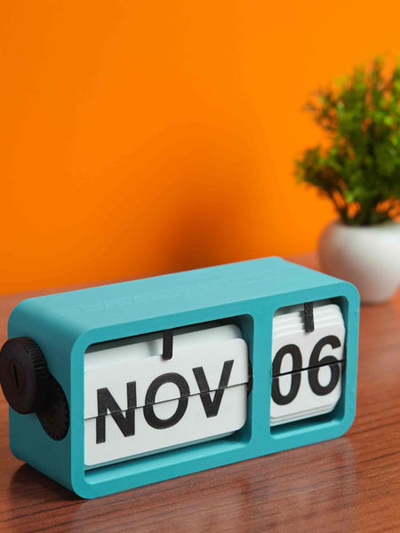 FlipFrame Desk Calendar