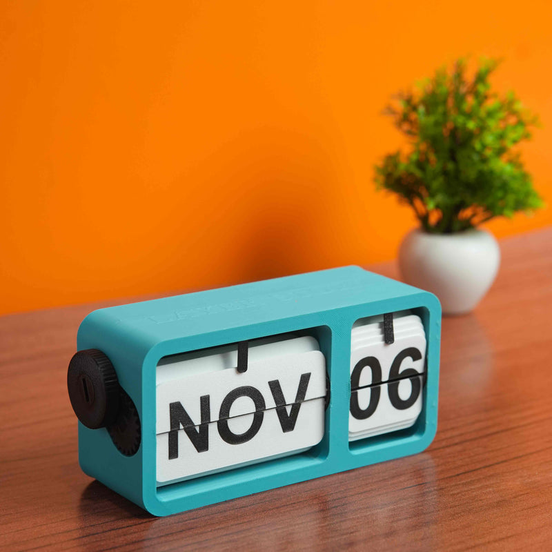 FlipFrame Desk Calendar