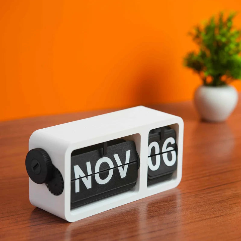 FlipFrame Desk Calendar